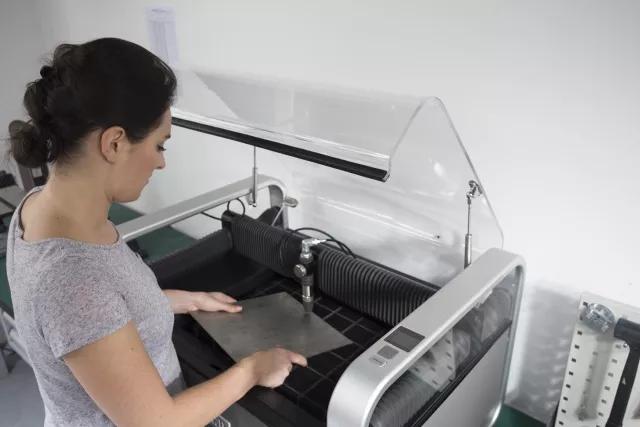 水刀桌面切割机应用;怡美工业设计