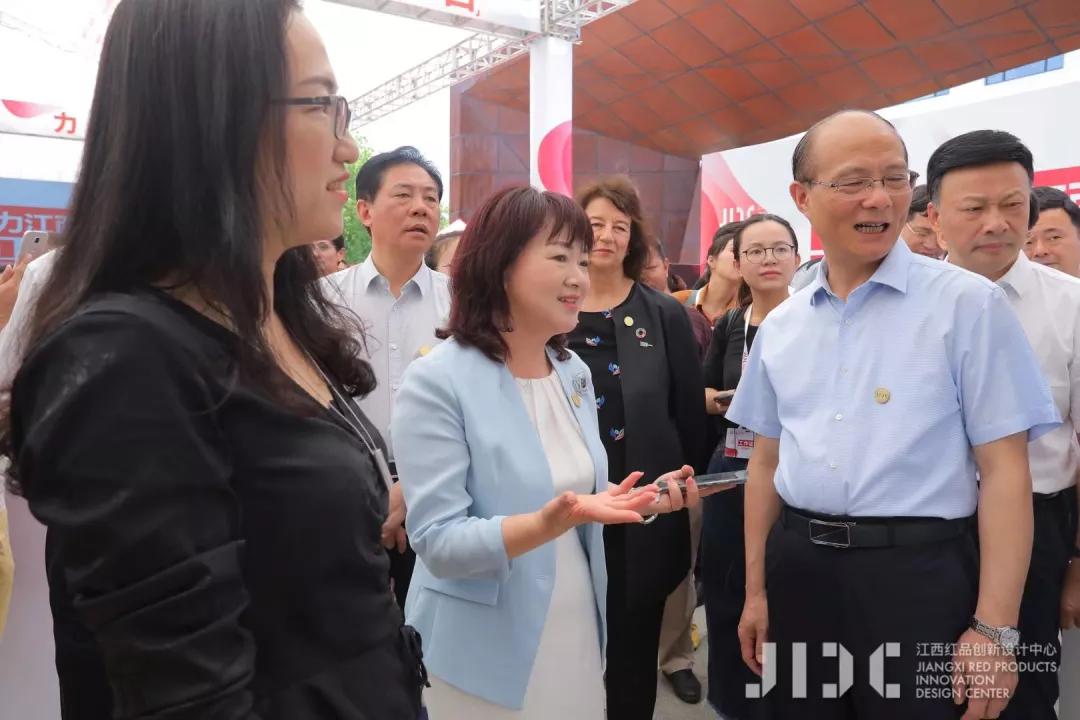 怡美工业设计总经理陈琦、江西省副省长吴晓军、世界设计组织(WDO)主席路易莎·博切多、深圳市工业设计行业协会执行副会长兼秘书长封昌红,走访视察怡美工业设计分公司;怡美工业设计 怡美工业设计总经理陈琦、江西省副省长吴晓军、世界设计组织(WDO)主席路易莎·博切多、深圳市工业设计行业协会执行副会长兼秘书长封昌红,走访视察怡美工业设计分公司;怡美工业设计