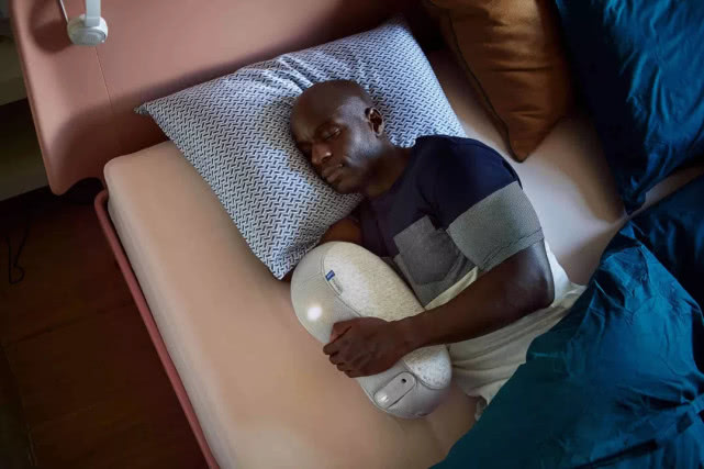 多功能睡眠枕头机器人;怡美工业设计