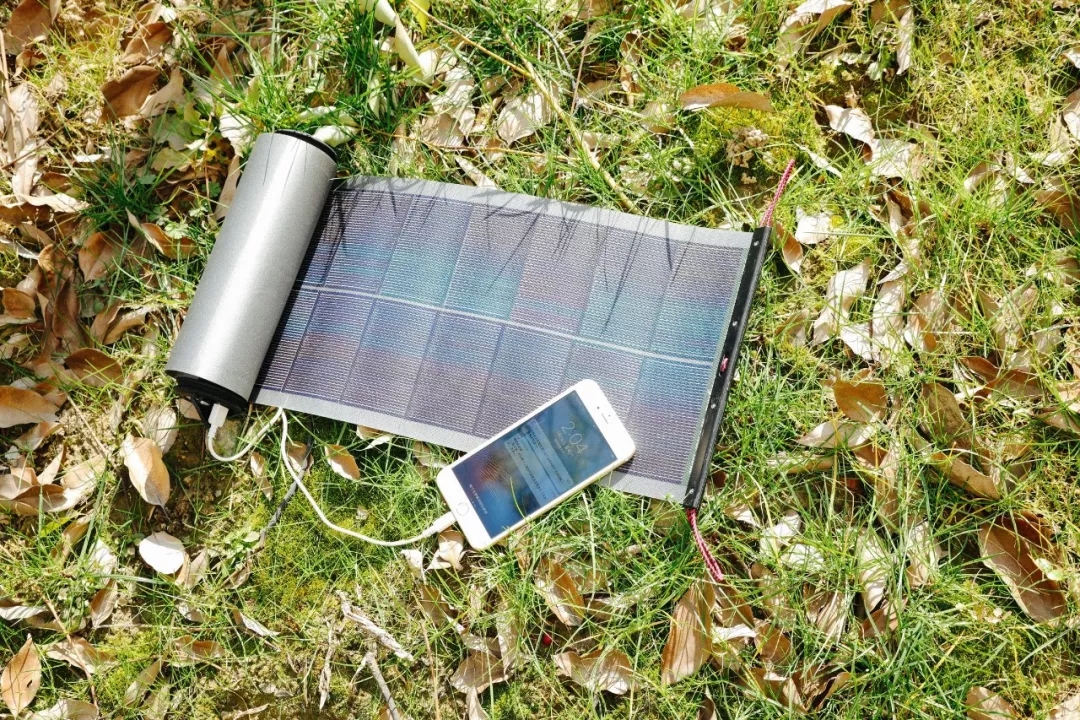 一体化太阳能卷轴充电器;怡美工业设计